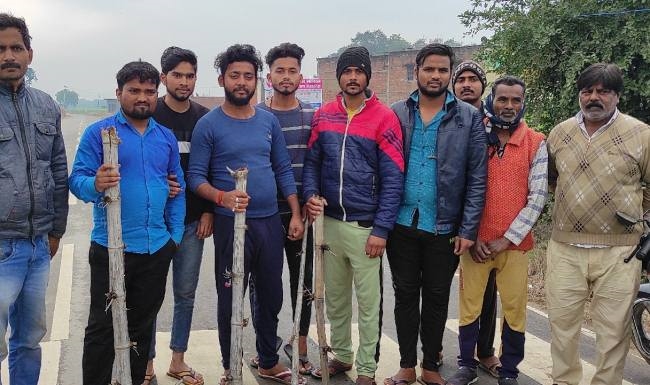 despite the firing the youth of the village clashed with the cattle thieves arrested two