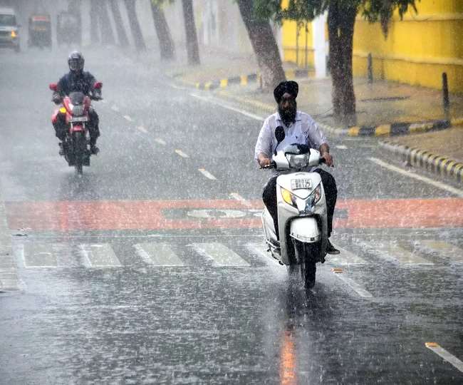 मौसम विभाग ने अगले 4 दिन तक इन राज्यों में बारिश की संभावना व्यक्त की है (फाइल फोटो)