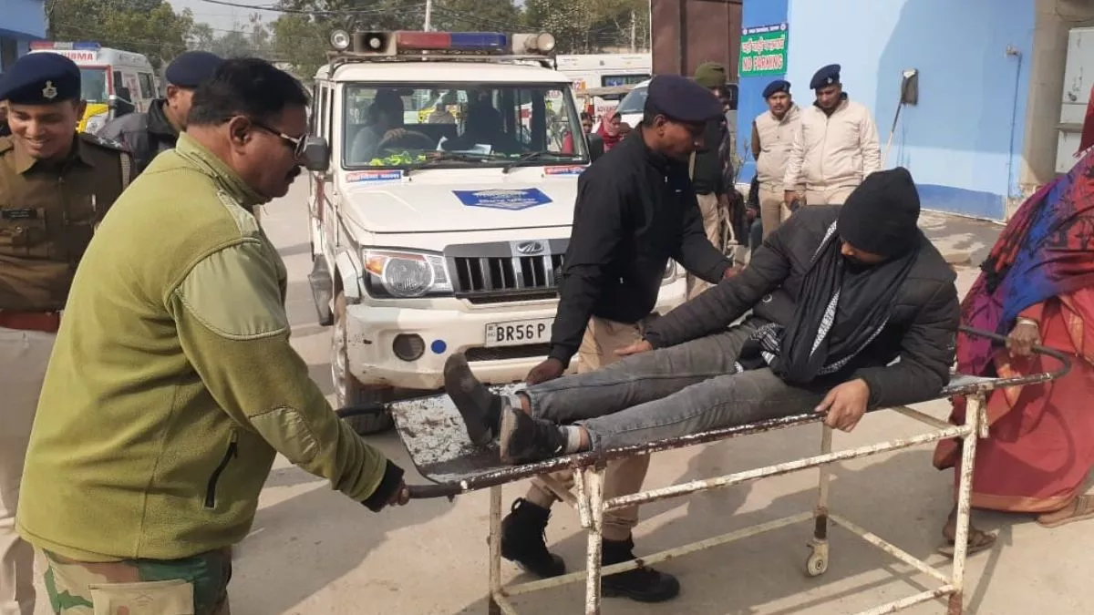 शराब तस्करों ने एएसआई पर चढ़ा दी गाड़ी, ग्रामीणों ने पकड़कर पुलिस को सौंपा