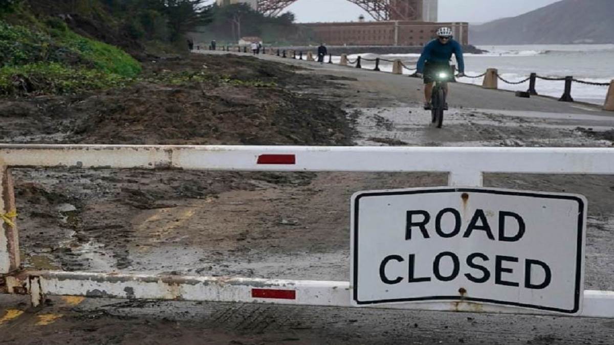 prince harry and meghan markle california town gets evacuation orders