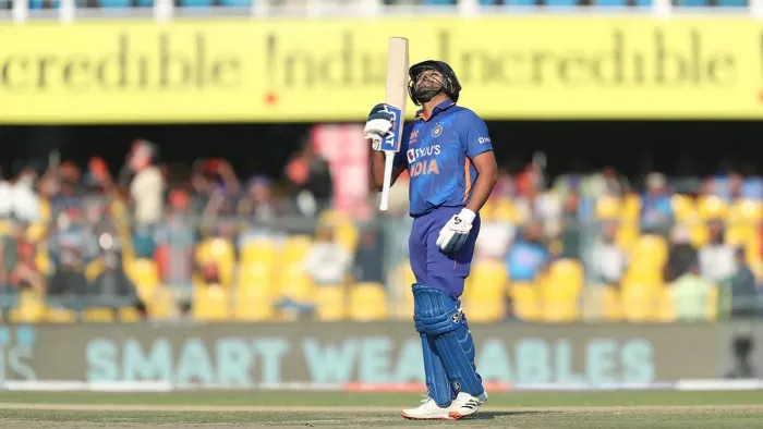 रोहित शर्मा ने पहले वनडे में शानदार अर्धशतक जमाया
