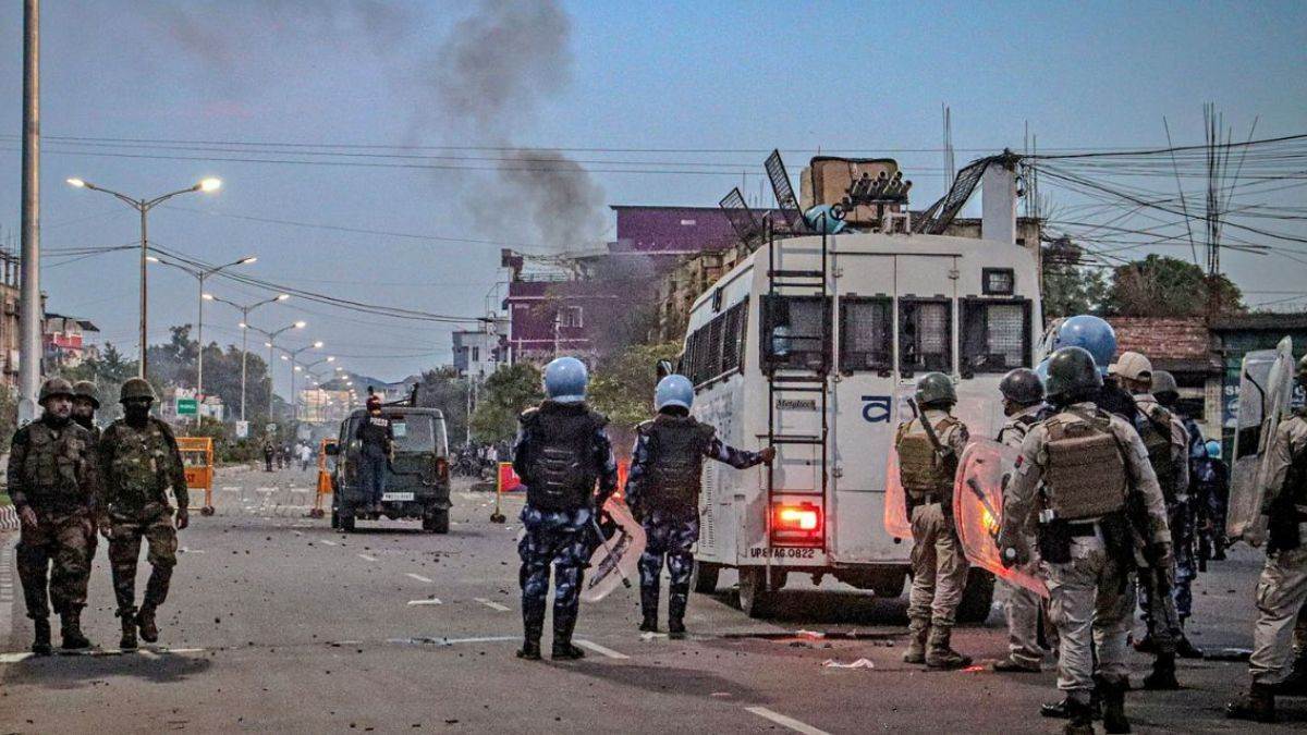 manipur violence fresh firing in bishnupur district of manipur more than 100 people fled four men missing