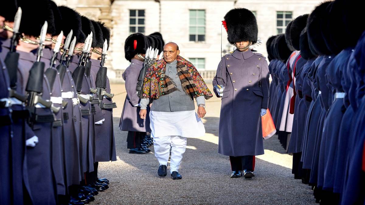 https://www.jagranimages.com/images/newimg/10012024/10_01_2024-rajnath_23625427.jpg