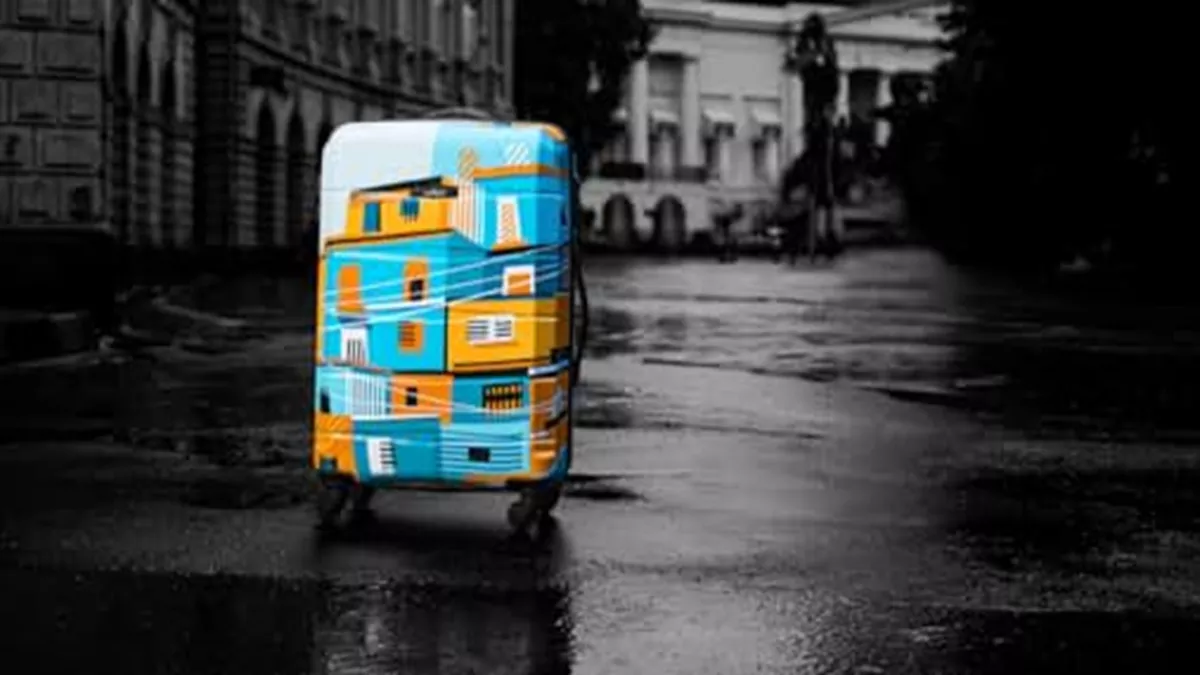 अमेज़न डील्स से 73% की छूट पर खरीदें Safari Trolley Bags, अब घूमे लक्षद्वीप, मनाली वो भी Travelling Bag के साथ