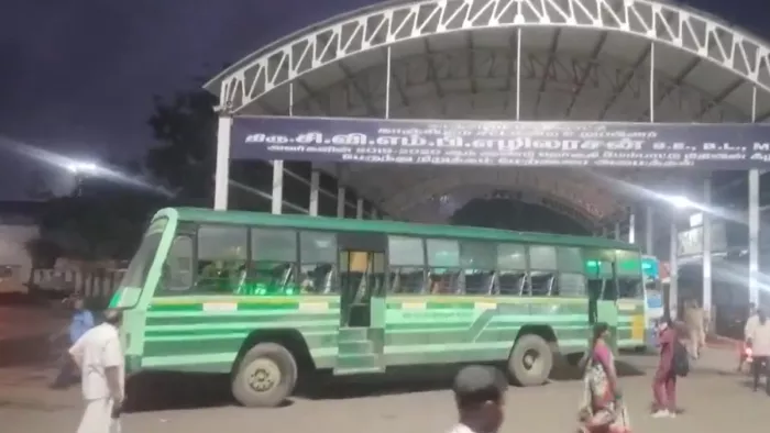 तमिलनाडु परिवहन यूनियनों की बस हड़ताल दूसरे दिन भी जारी (Image: ANI)
