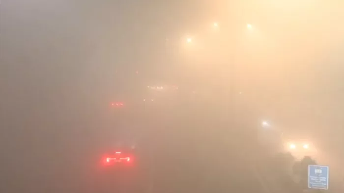 Delhi-NCR Weather: दिल्ली-एनसीआर में घने कोहरे से विजिबिलिटी हुई जीरो। फोटो - सोशल मीडिया
