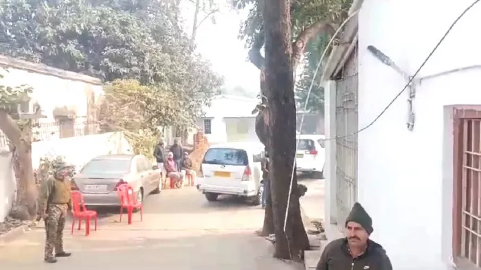 आलोक मेहता के आवास के अंदर की तस्वीर