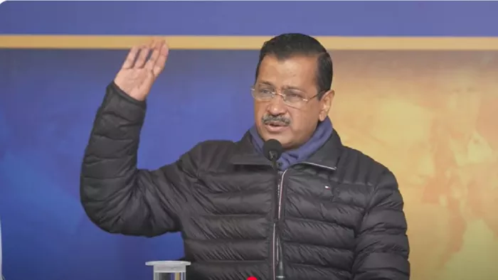 केजरीवाल ने चुनाव से पहले एक बड़ा एलान किया है। फोटो - सोशल मीडिया
