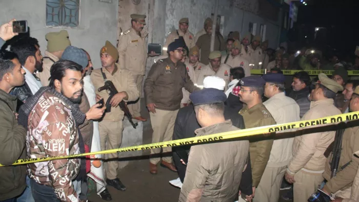 यूपी के मेरठ में पांच हत्याओं से पुलिस पर उठे सवाल।