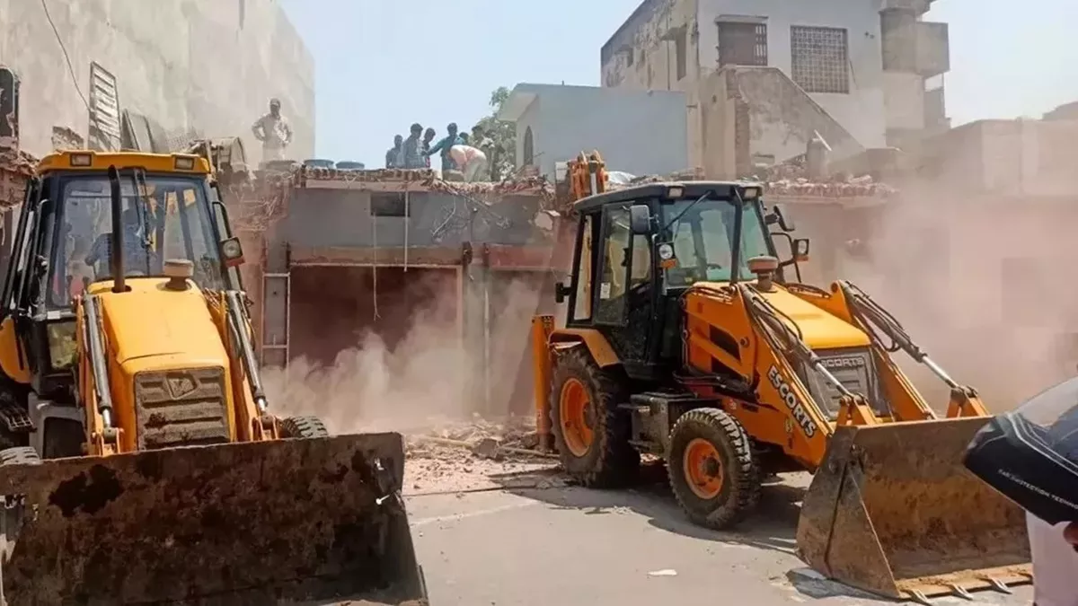 Patna News: पटना में इस जगह चला बुलडोजर, कई मकान तोड़े गए; अधिकारियों के आगे किसी की नहीं चली