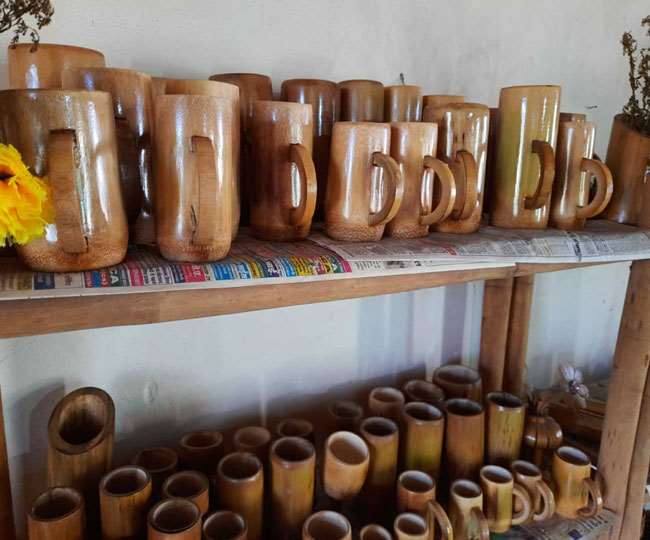 मध्य प्रदेश के कारीगरों को बांस के बर्तनों से मिल रही रोजी-रोटी, दे रहे पर्यावरण संरक्षण का संदेश - Artisans of Madhya Pradesh getting livelihood from bamboo utensils giving ...