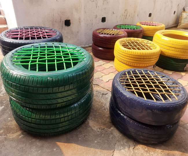 धनबाद के इंजीनियरों द्वारा टायर से बनाया गया फर्नीचर। जागरण