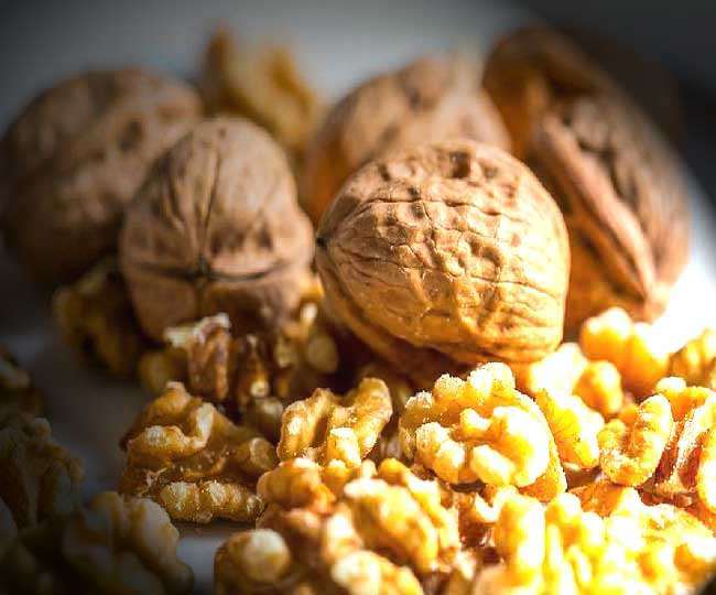 अल्सर से बचाव में कारगर है अखरोट, पढ़ें शोध में सामने आई बातें