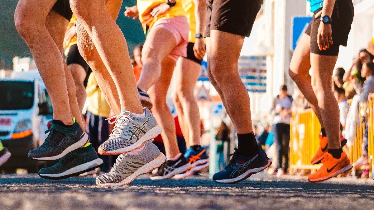 Running Shoes For Men: हेल्थ का ख्याल रखने के लिए ये हैं बेस्ट रनिंग शूज, लंबे समय तक दौड़ेंगे आपके साथ