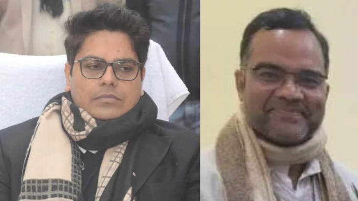 Agra DM Bhanuchandra Goswami: डीएम भानु चंद्र गोस्वामी और बीडीओ अनिरुद्ध सिंह।