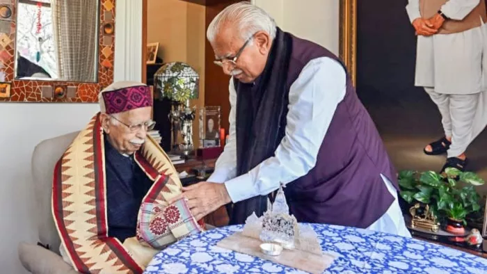 लालकृष्ण आडवाणी को भारत रत्न देने से गदगद CM मनोहर