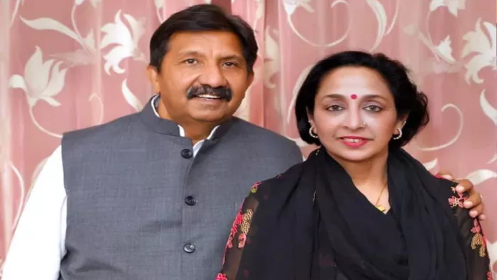 Deputy CM Wife Passes Away: हिमाचल के डिप्टी सीएम मुकेश अग्निहोत्री की पत्नी का निधन