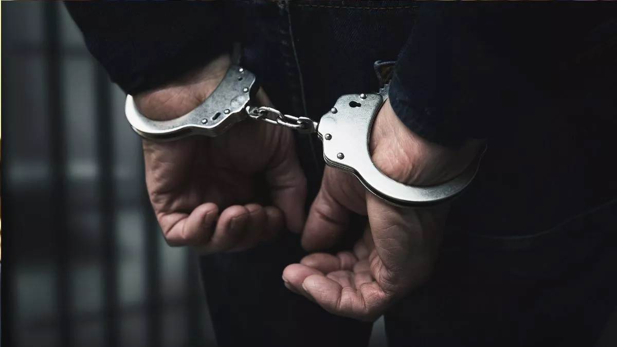 https://www.jagranimages.com/images/newimg/10022025/10_02_2025-arrest_news_23881725.jpg
