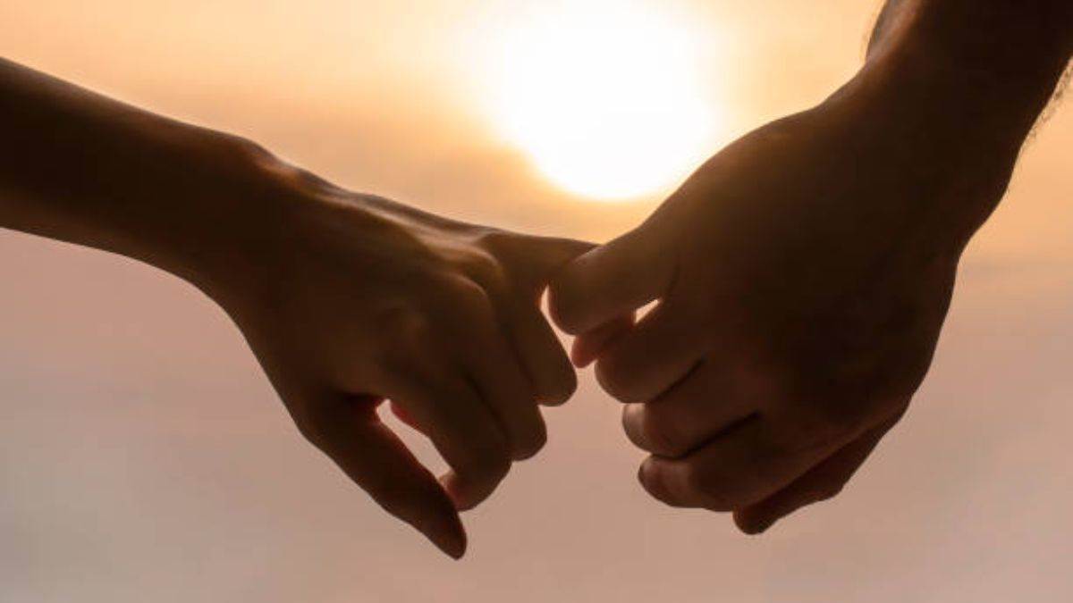 https://www.jagranimages.com/images/newimg/10022025/10_02_2025-promise_day_23881862_124820437.jpg