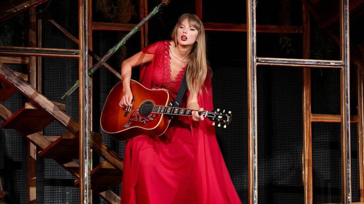 https://www.jagranimages.com/images/newimg/10022025/10_02_2025-taylor_swift_in_super_bowl_23882113_194034640.jpg