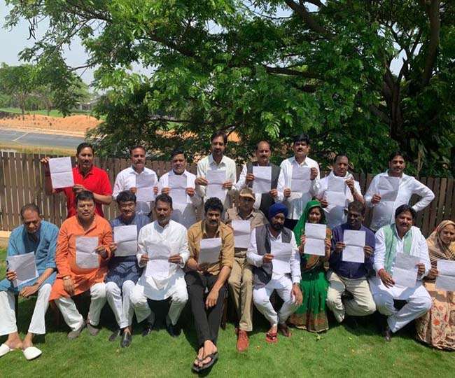 MP Political Crisis LIVE: सिंधिया के बाद बेंगलुरु में मौजूद 19 कांग्रेस विधायकों ने दिया इस्तीफा
