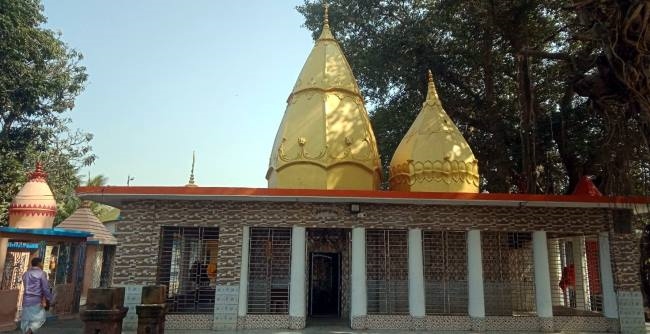 महेशपुर व पाकुड़िया में आकर्षक तरीके से सजे मंदिर - Temporarily ...