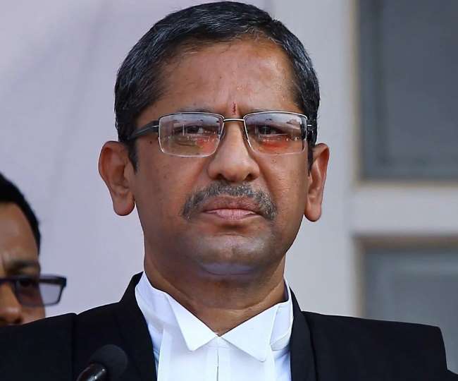 CJI ने कहा- कानूनी शिक्षा में लड़कियों को मिले आरक्षण