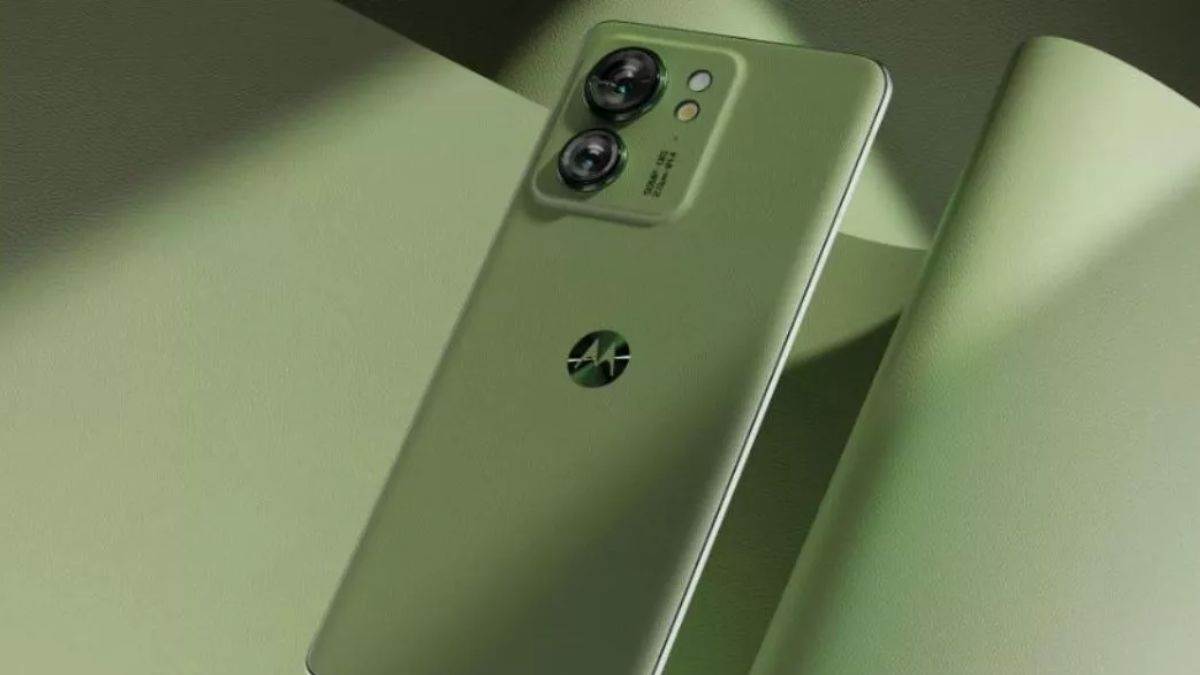 https://www.jagranimages.com/images/newimg/10032024/10_03_2024-motorola_edge_50_pro_23671415.jpg