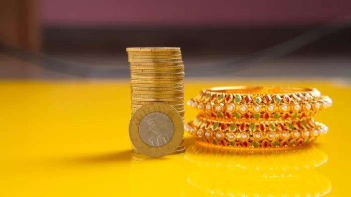 Personal VS Gold Loan: पर्सनल या गोल्ड लोन कौन-सा ऑप्शन है आपके लिए बेहतर