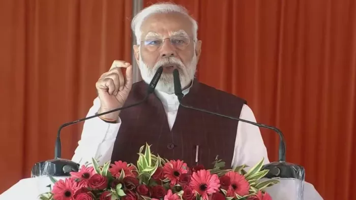 पीएम मोदी ने आजमगढ़ में विभिन्न विकास परियोजनाओं का किया शिलान्यास और लोकार्पण।