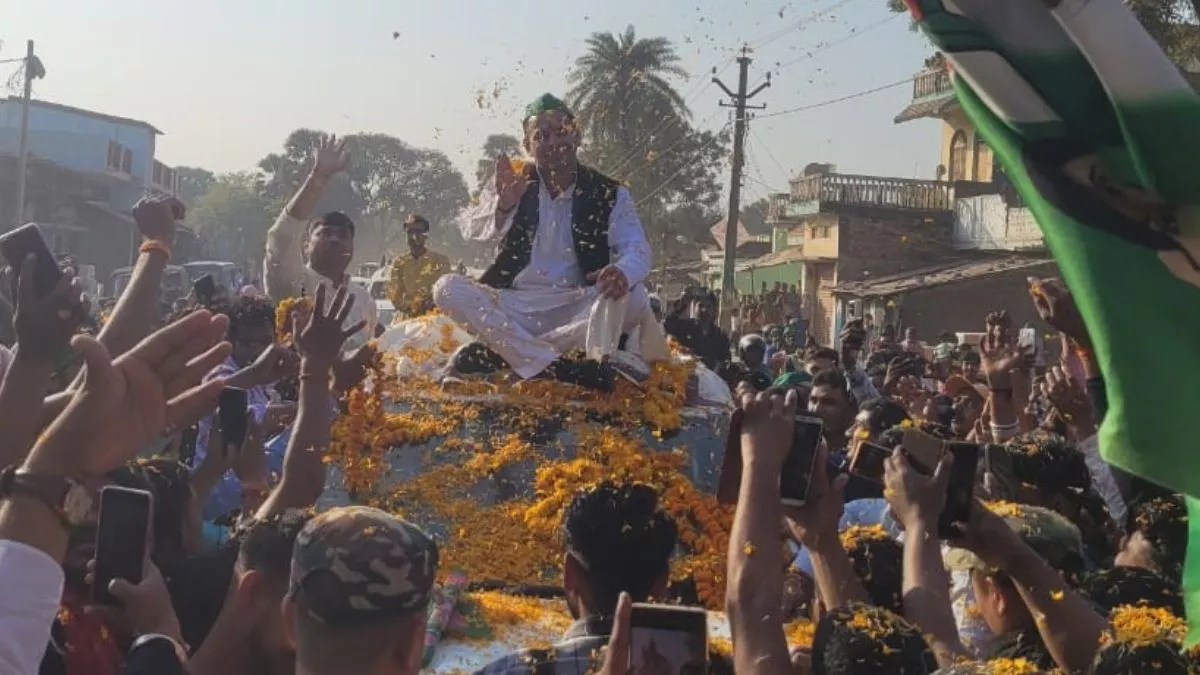 Bihar Politics: 'भाजपा नौटंकीबाज, असली धार्मिक तो हम हैं...' हिंदू होने को लेकर छिड़ी सियासी जंग में कूदे तेज प्रताप यादव