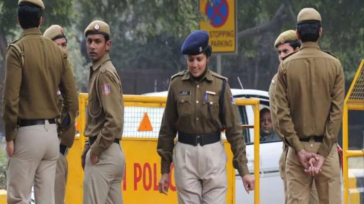 दिल्ली: रोहिणी में महिला ने की आत्महत्या, पति से अलग रह रही थी