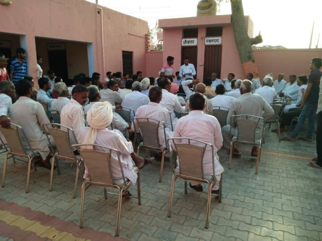 पंचायत ने लिया निर्णय, सरकारी स्कूल में ही पढ़े बच्चे - The decision