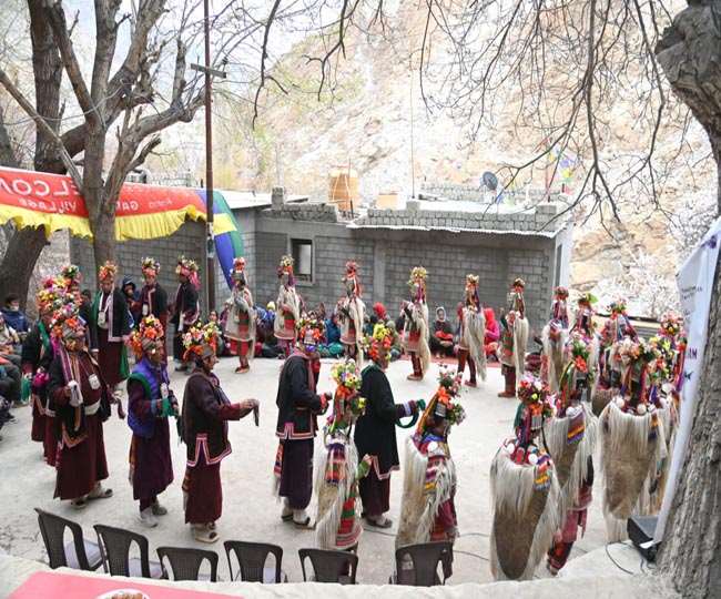 17 व 18 अप्रैल को खल्सी इलाके के दाह व बीमा गांवों में भी इस महोत्सव का आयोजन होगा।