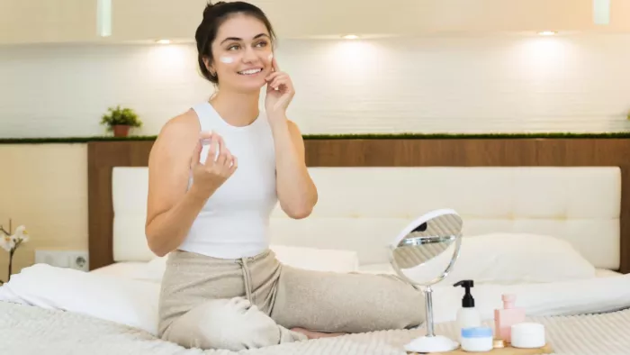 Homemade Moisturizers: घर में बनाएं ड्राय स्किन के लिए नेचुरल मॉयश्चराइजर
