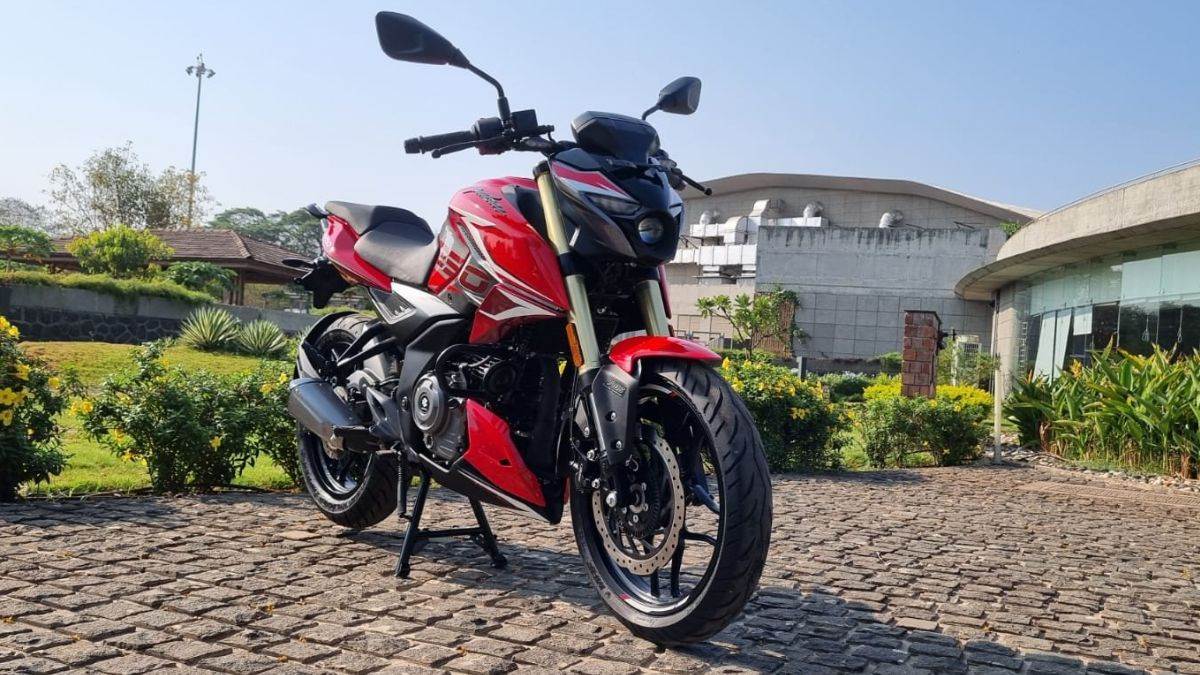 https://www.jagranimages.com/images/newimg/10042024/10_04_2024-2024_bajaj_pulsar_n250_23693811.jpg