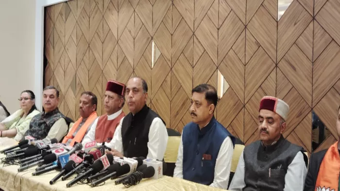 जयराम ठाकुर ने सीएम सुक्खू और विक्रमादित्य सिंह को लेकर कसा तंज।