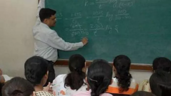 झारखंड में शिक्षा विभाग का ताबड़तोड़ एक्शन, अब फंसे उत्कृष्ट विद्यालय के प्राचार्य (फाइल फोटो)