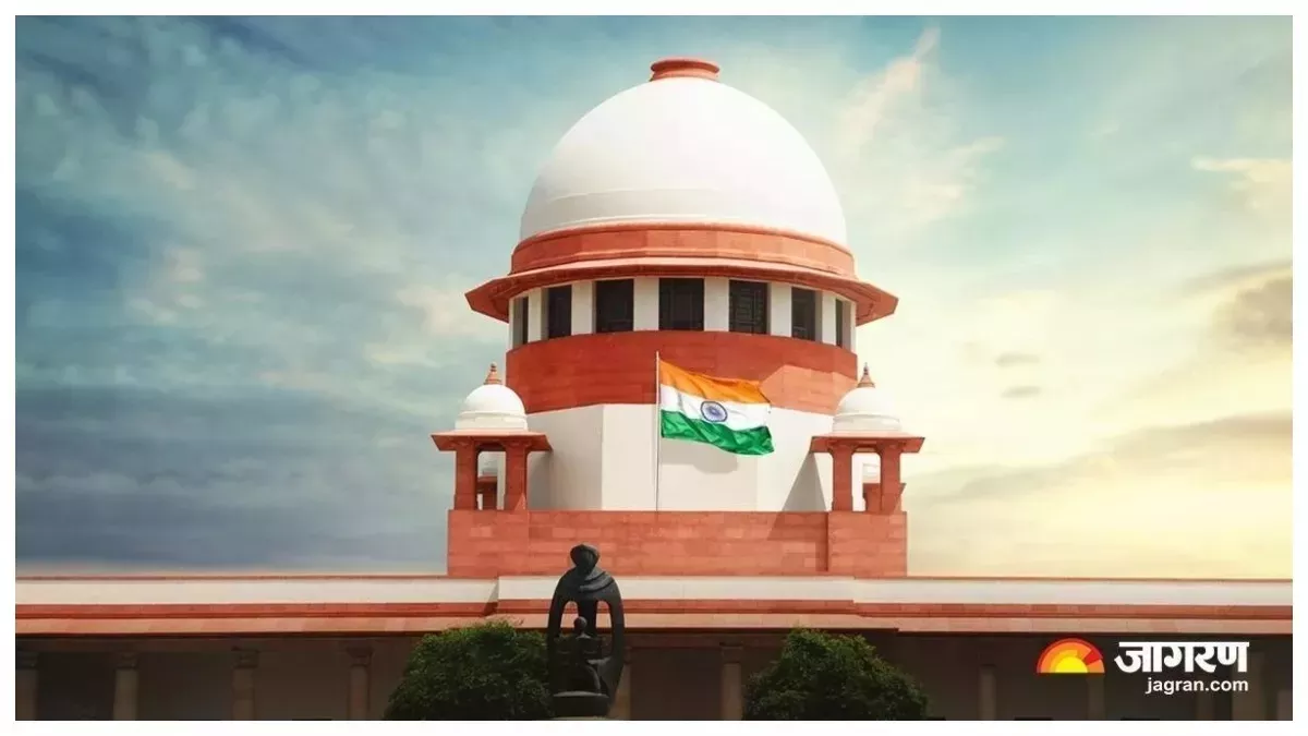 Supreme Court: 'जहरीली शराब से लोग मरते हैं तो इसका विनियमन राज्य क्यों न करें', सरकार की शक्तियों की समीक्षा कर रही सुप्रीम कोर्ट