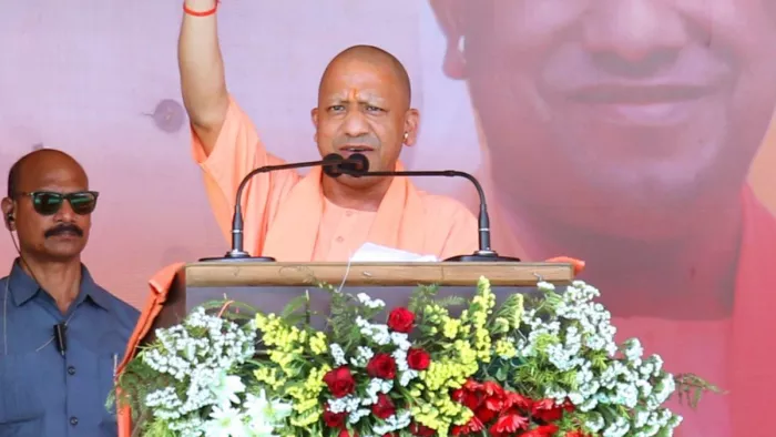 मुजफ्फरनगर लोकसभा क्षेत्र से भाजपा प्रत्याशी के समर्थन में रैली को संबोधित करते हुए मुख्यमंंत्री योगी आदित्यनाथ। जागरण