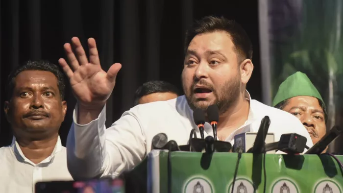 हम युवाओं को नौकरी देना चाहते हैं, भाजपा लड़ाना चाहती: तेजस्वी