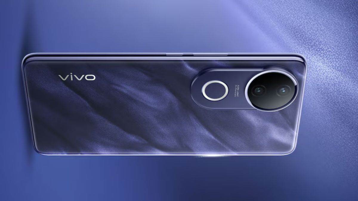 https://www.jagranimages.com/images/newimg/10042025/10_04_2025-vivo_v50e_launch_23915542.jpg