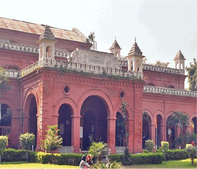 Jammu Kashmir साइंस कॉलेज में स्किल लैब ब्लाक का कार्य अधर में लटका