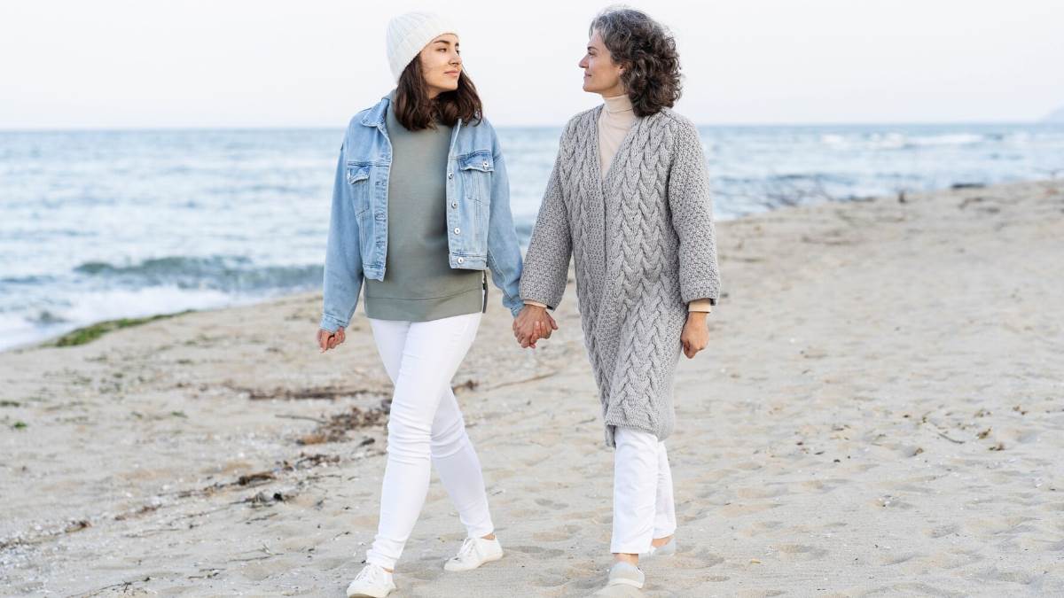 Mother's Day 2023: इस मदर्स डे मां को दें अच्छी सेहत का तोहफा, ऐसे रखें उन्हें हेल्दी और बीमारियों से दूर