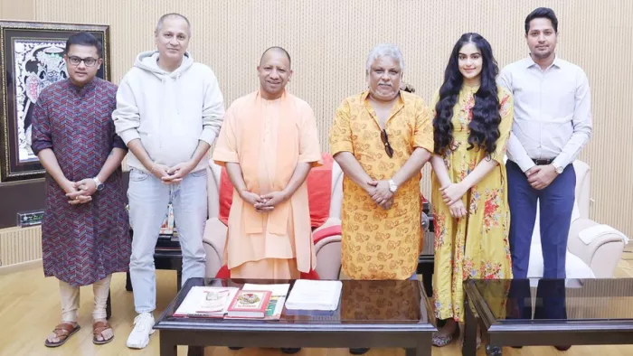 The Kerala Story Team Yogi Adityanath, The Kerala Story Team with Yogi Adityanath