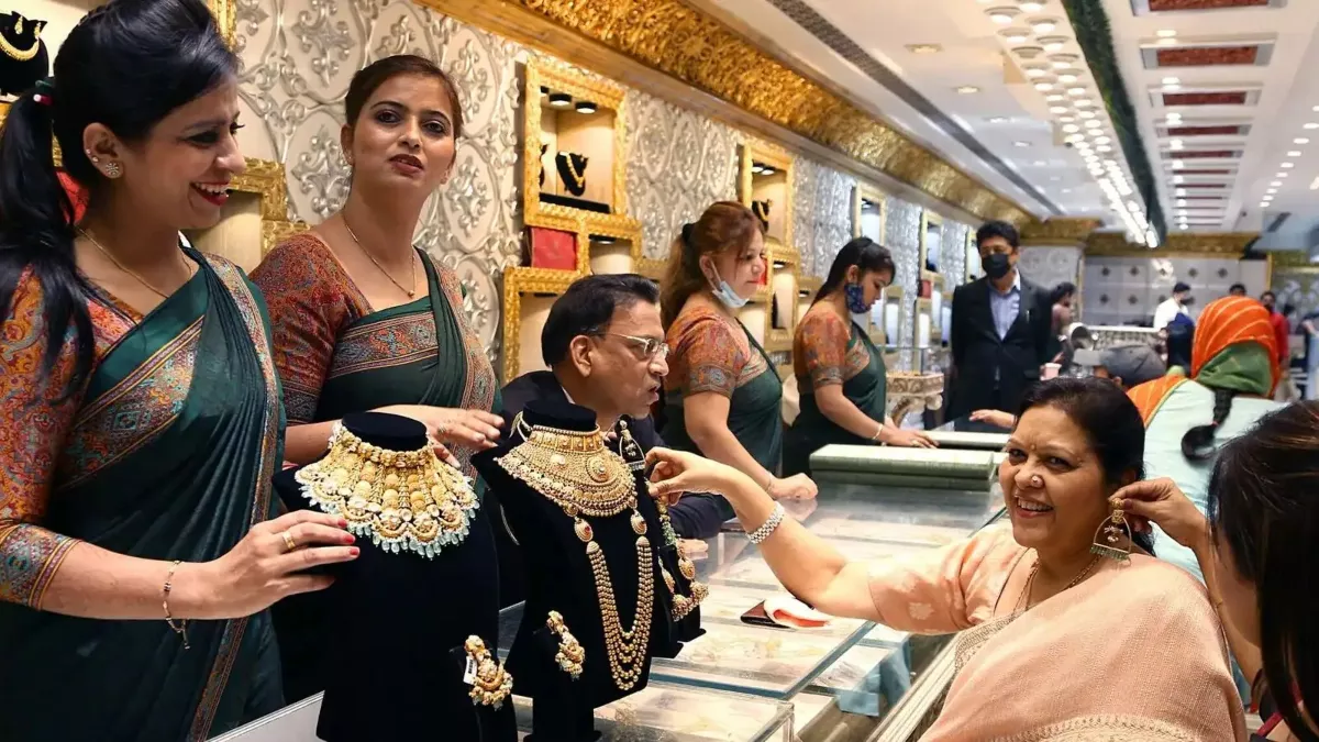 Akshaya Tritiya Gold Silver Price: अक्षय तृतीया पर महंगा हुआ सोना और चांदी, एक क्लिक में जानिए ताजा रेट