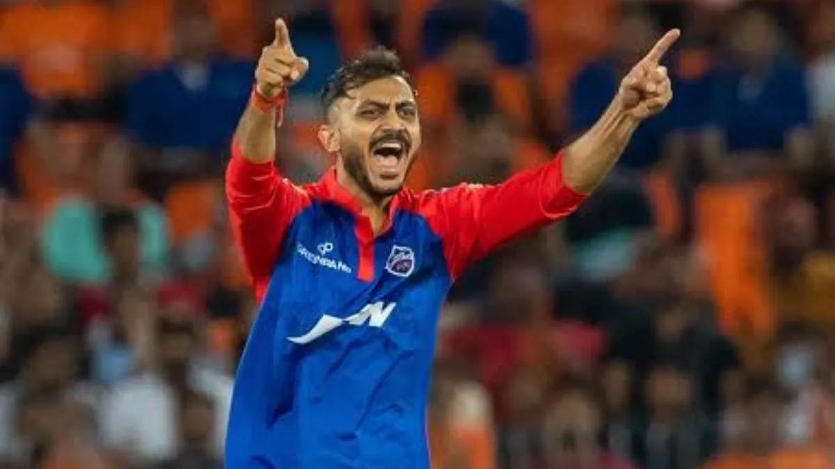 मदद मांगने पर Axar Patel ने मार दिया चांटा, Delhi Capitals में ये चल क्या रहा है? Video मजेदार है