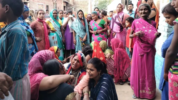 हादसे की सूचना मिलते ही घर में चीख पुकार मच गई। जागरण