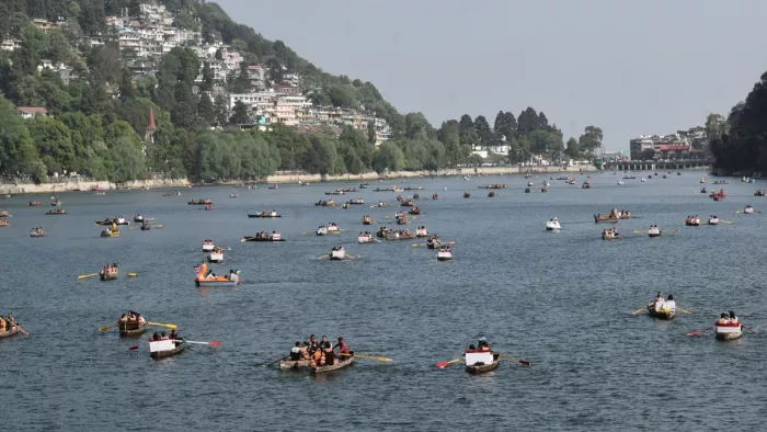 Tourist Season 2024: मालरोड समेत प्रमुख बाजार व पर्यटक स्थलों में रही अच्छी-खासी चहल-पहल