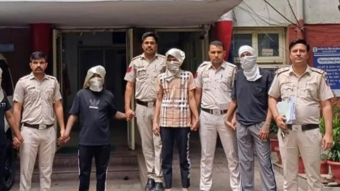 गुरुग्राम के कैब ड्राइवर को दिल्ली में लूटा।